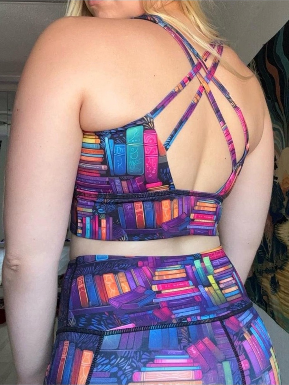 CVG Women's Rainbow Bookstack Sports Bra & Leggings Set Size S/M - Picture 3 of 8